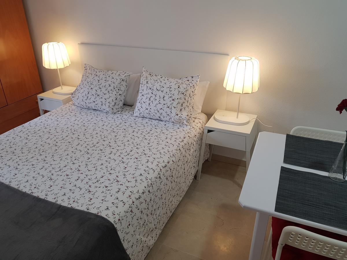 Fan Flat Mariscal Apartment Malaga Bagian luar foto