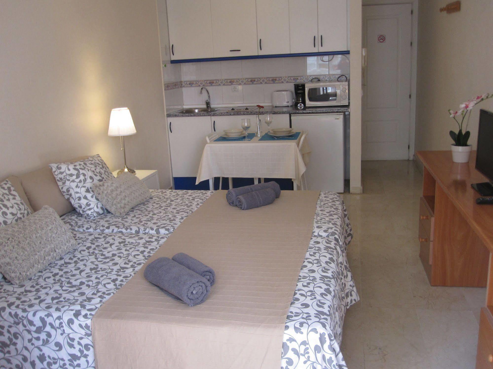 Fan Flat Mariscal Apartment Malaga Bagian luar foto