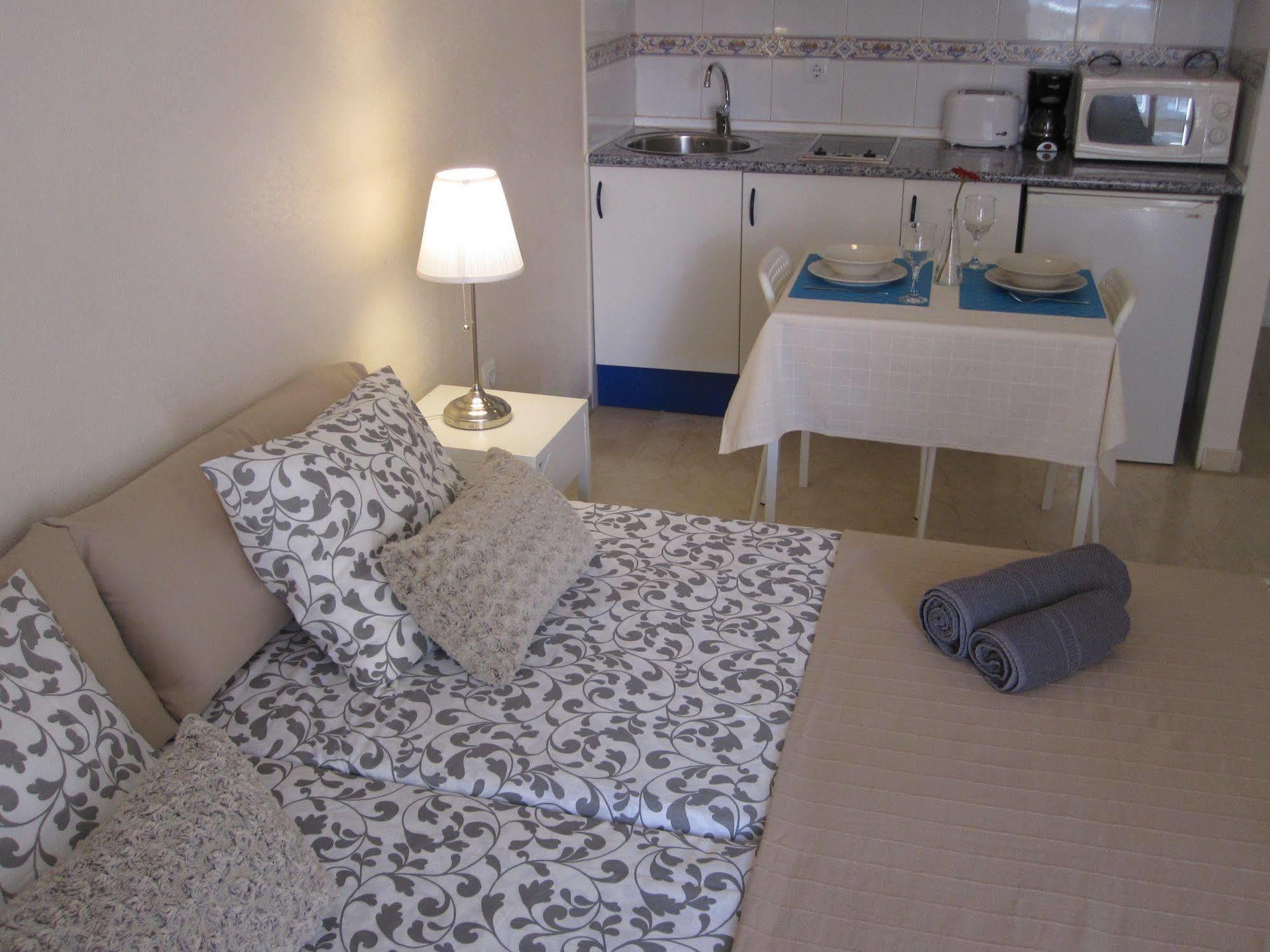 Fan Flat Mariscal Apartment Malaga Bagian luar foto