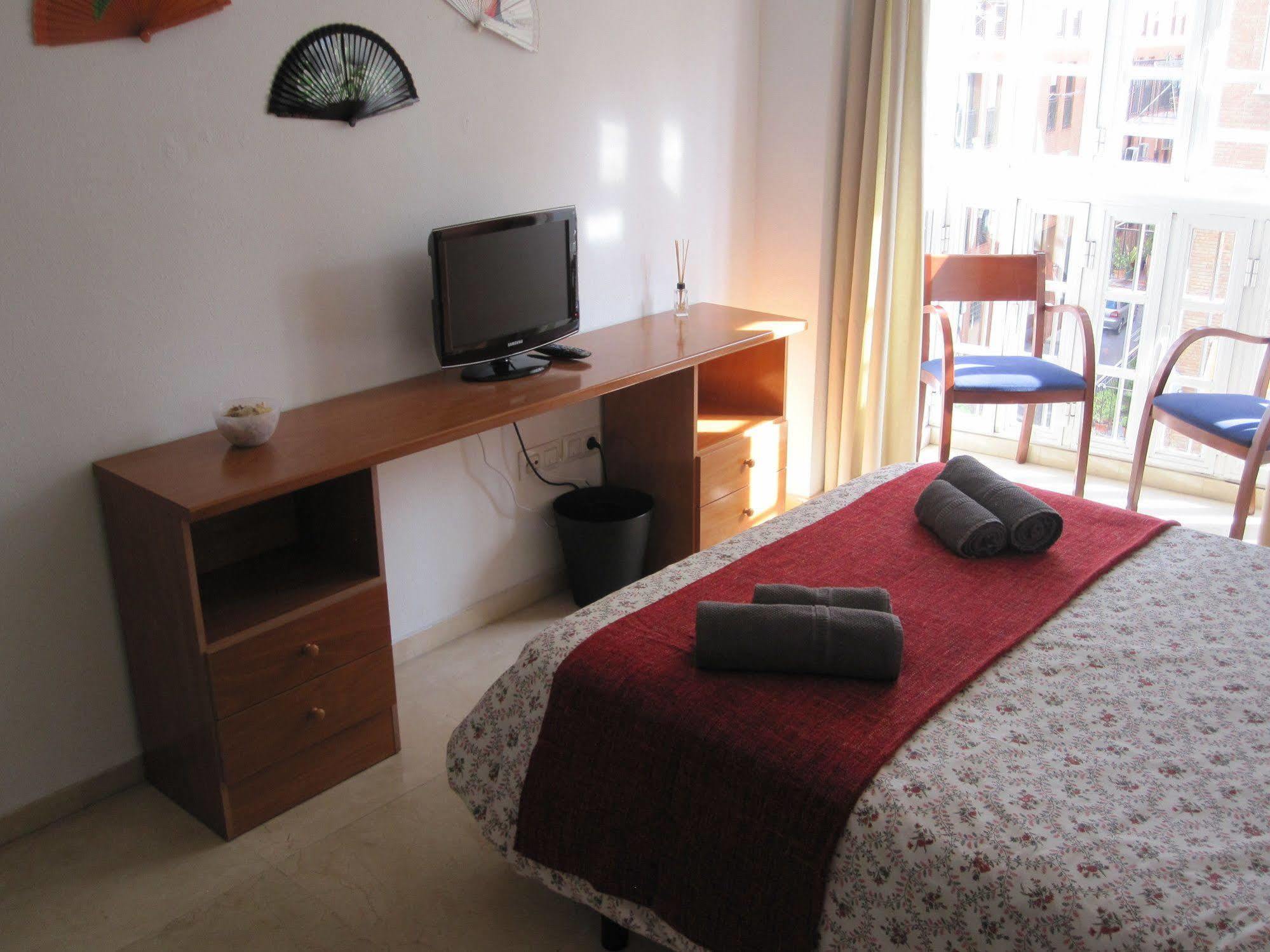 Fan Flat Mariscal Apartment Malaga Bagian luar foto