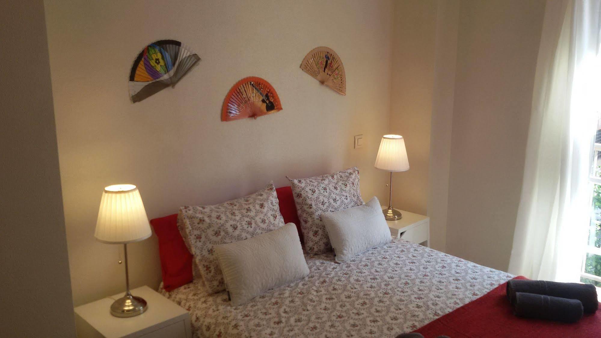 Fan Flat Mariscal Apartment Malaga Bagian luar foto