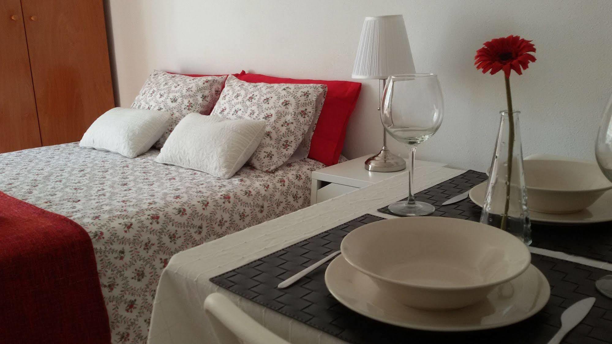 Fan Flat Mariscal Apartment Malaga Bagian luar foto