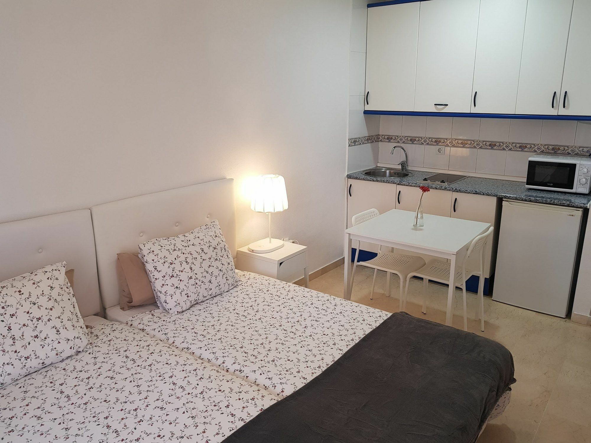 Fan Flat Mariscal Apartment Malaga Bagian luar foto