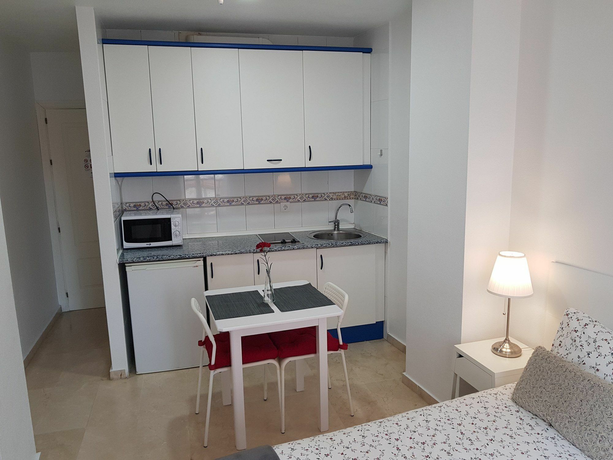 Fan Flat Mariscal Apartment Malaga Bagian luar foto