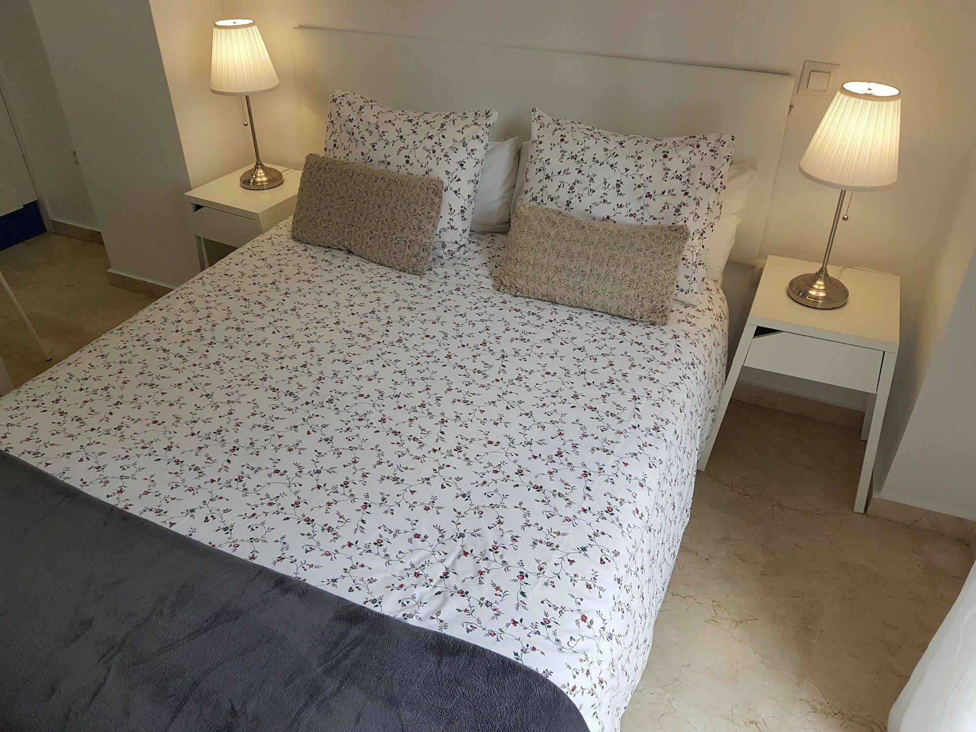 Fan Flat Mariscal Apartment Malaga Bagian luar foto