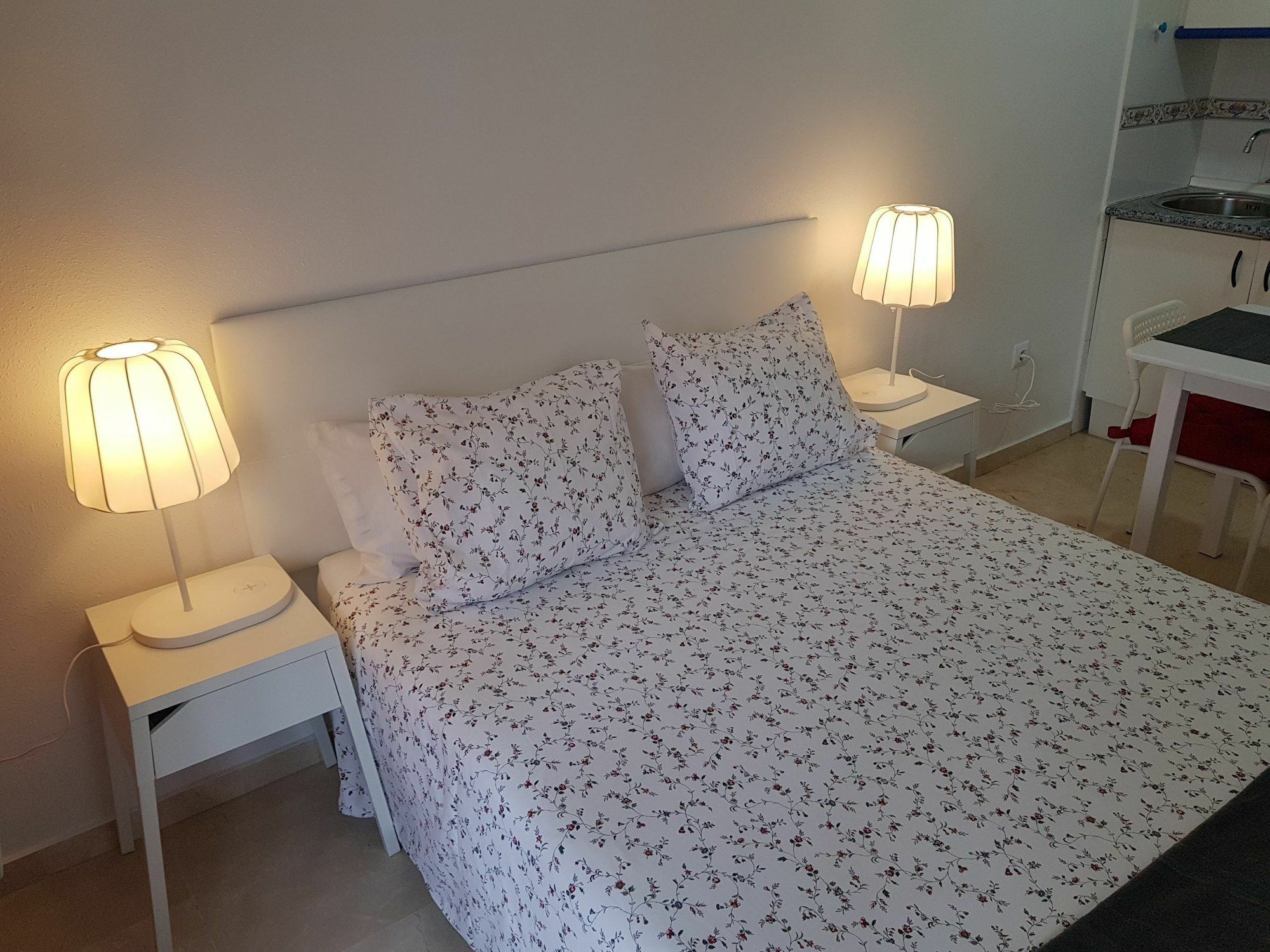 Fan Flat Mariscal Apartment Malaga Bagian luar foto